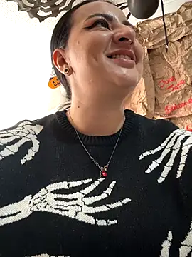 Abril Luv online show from 10.27.25