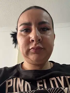 Abril Luv online show from 02.02.26