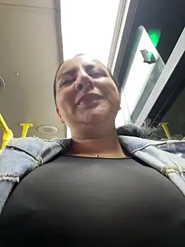 Abril Luv online show from 03.12.26