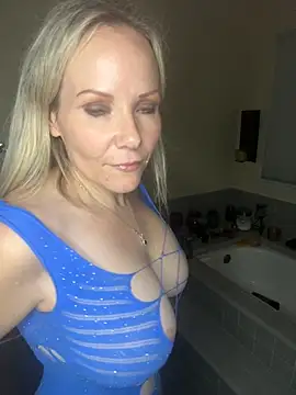 Sexual Lovable Doll online show from 09.12.25