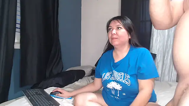 Snapshot of valhallacouple420 chatting on 09.19.25 valhallacouple420 online show from 09.19.25