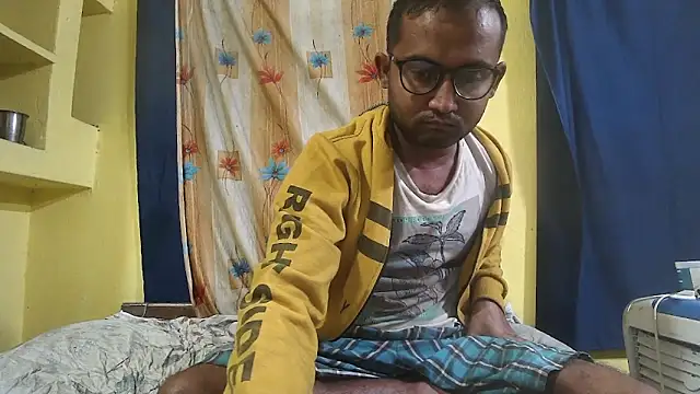 Snapshot of Cute_boy2000 chatting on 12.09.24 Cute boy2000 online show from 12.09.24