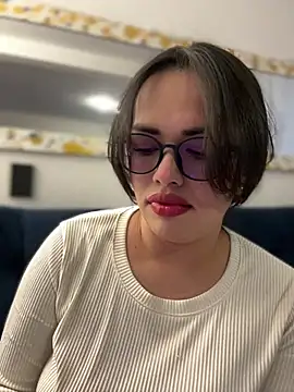 Snapshot of andra_rose chatting on 02.28.25 andra rose online show from 02.28.25