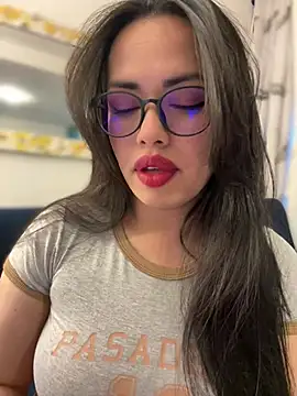 Snapshot of andra_rose chatting on 03.17.25 andra rose online show from 03.17.25