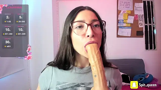 Snapshot of Spit_queen chatting on 05.18.26 Spit queen online show from 05.18.26