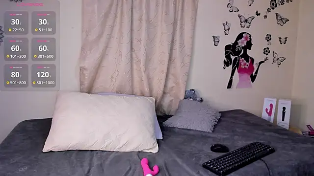 Snapshot of Juli_Castillo8 chatting on 02.07.25 Juli Castillo8 online show from 02.07.25