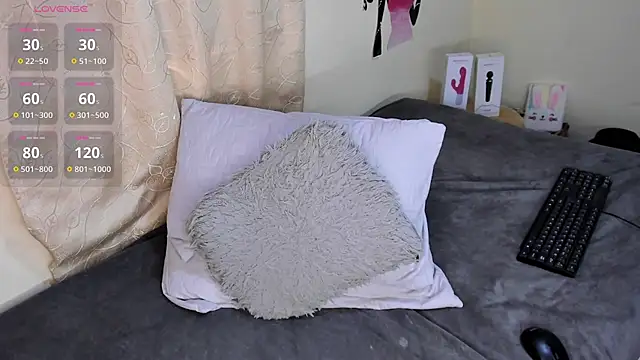 Snapshot of Juli_Castillo8 chatting on 02.10.25 Juli Castillo8 online show from 02.10.25