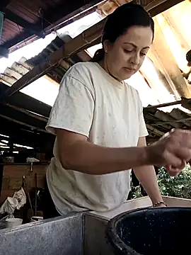 Snapshot of Juli_Castillo8 chatting on 09.11.25 Juli Castillo8 online show from 09.11.25