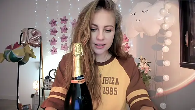 Snapshot of ImKeira chatting on 06.17.26 ImKeira online show from 06.17.26