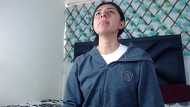 Snapshot of EmmaWilliamss chatting on 01.10.26 EmmaWilliamss online show from 01.10.26