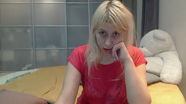 KyliePag online show from 01.17.26