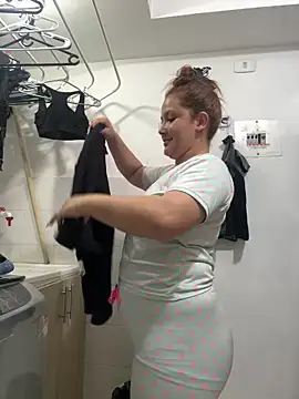 EmilyBarragan online show from 01.21.25