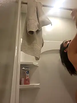 Snapshot of lofibunni chatting on 02.15.26 lofibunni online show from 02.15.26