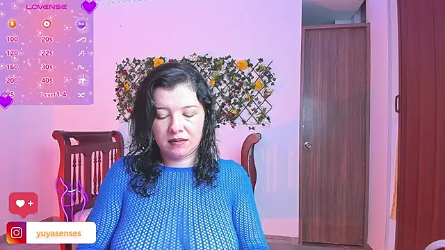 Snapshot of yuya_ss chatting on 10.18.25 yuya ss online show from 10.18.25