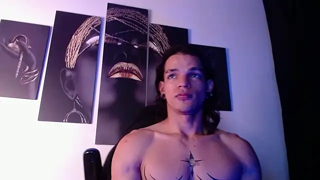 Snapshot of AlbertBernal69 chatting on 10.30.25 AlbertBernal69 online show from 10.30.25