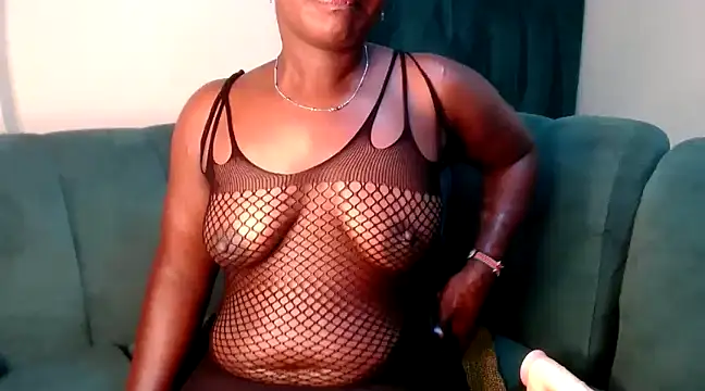 Snapshot of judyshinel20 chatting on 03.19.25 judyshinel20 online show from 03.19.25