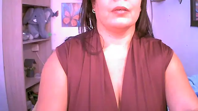 Snapshot of ChiaraFioree chatting on 04.29.26 ChiaraFioree online show from 04.29.26