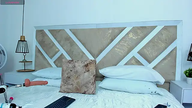 ZiaCalifa online show from 02.28.26