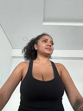 Mariecurl online show from 12.21.24