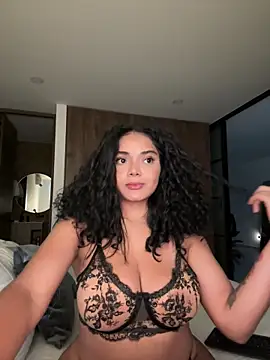 Mariecurl online show from 02.05.25