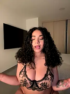 Mariecurl online show from 09.12.25