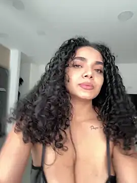 Snapshot of Mariecurl chatting on 05.17.26 Mariecurl online show from 05.17.26