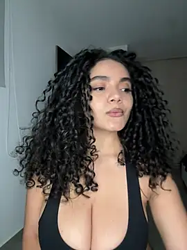 Snapshot of Mariecurl chatting on 05.20.26 Mariecurl online show from 05.20.26