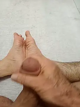 Snapshot of Hardapple01 chatting on 10.22.25 Hardapple01 online show from 10.22.25