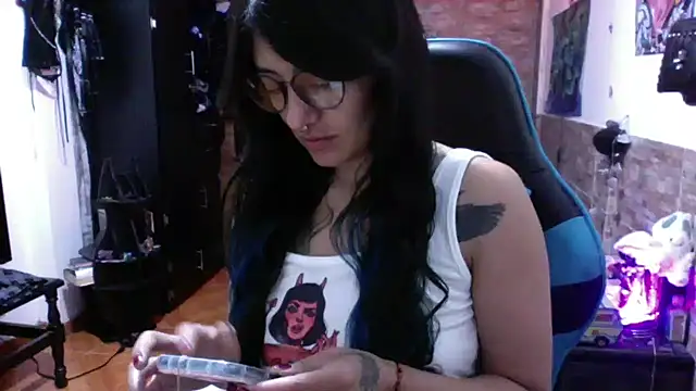 Snapshot of AngelaQueen_ chatting on 09.14.25 AngelaQueen  online show from 09.14.25