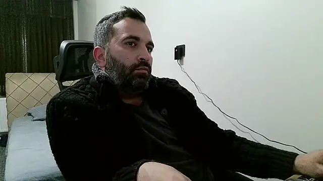 Snapshot of tgltplsr chatting on 12.21.25 tgltplsr online show from 12.21.25