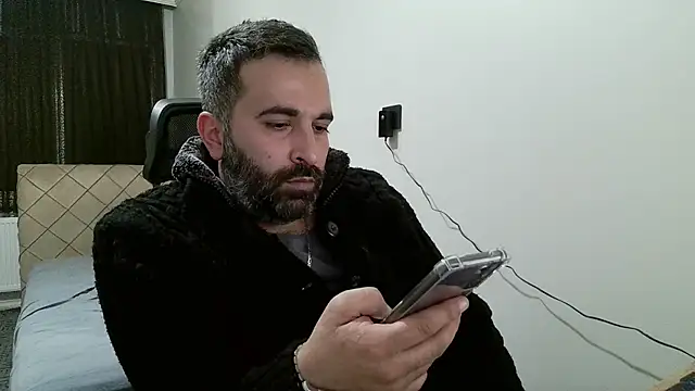Snapshot of tgltplsr chatting on 12.21.25 tgltplsr online show from 12.21.25