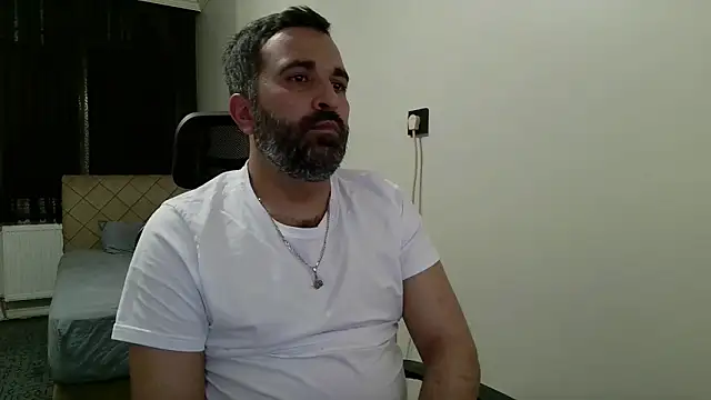 Snapshot of tgltplsr chatting on 04.08.26 tgltplsr online show from 04.08.26