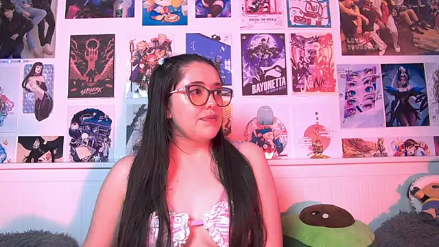 Snapshot of snowblack_ chatting on 02.15.25 snowblack online show from 02.15.25