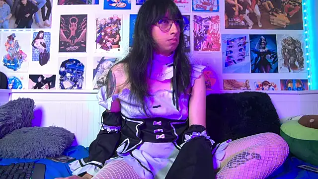 Snapshot of snowblack_ chatting on 02.21.25 snowblack online show from 02.21.25