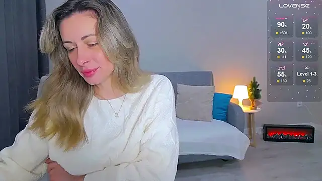 Snapshot of Dalili chatting on 12.21.25 Dalili online show from 12.21.25