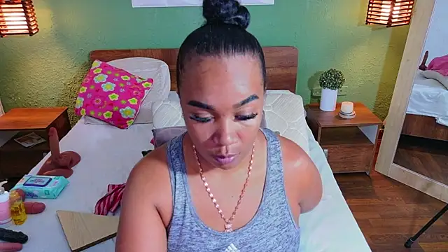 Snapshot of dannaahbrown chatting on 06.16.26 dannaahbrown online show from 06.16.26