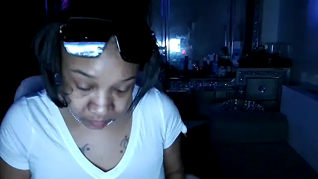 Snapshot of YasmineMinaj chatting on 01.29.25 YasmineMinaj online show from 01.29.25