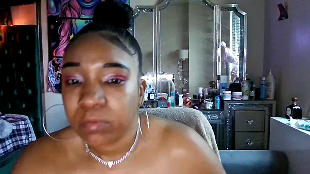 Snapshot of YasmineMinaj chatting on 03.08.25 YasmineMinaj online show from 03.08.25