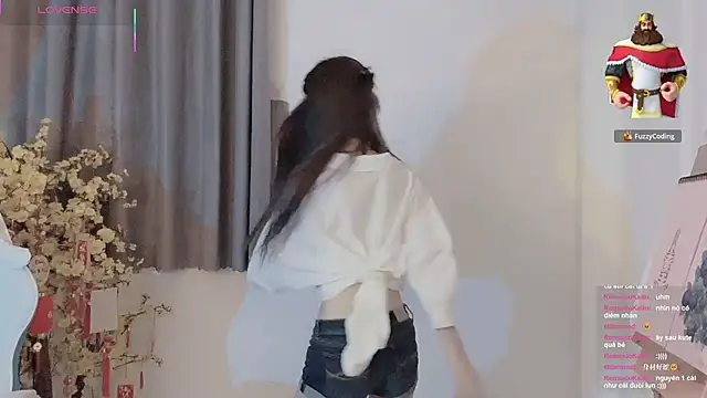 Snapshot of Your-Sunshine chatting on 04.19.26 Your-Sunshine online show from 04.19.26