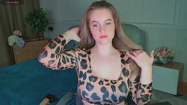 Snapshot of anita_blairr chatting on 02.13.25 anita blairr online show from 02.13.25