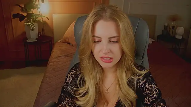 Snapshot of anita_blairr chatting on 10.05.25 anita blairr online show from 10.05.25