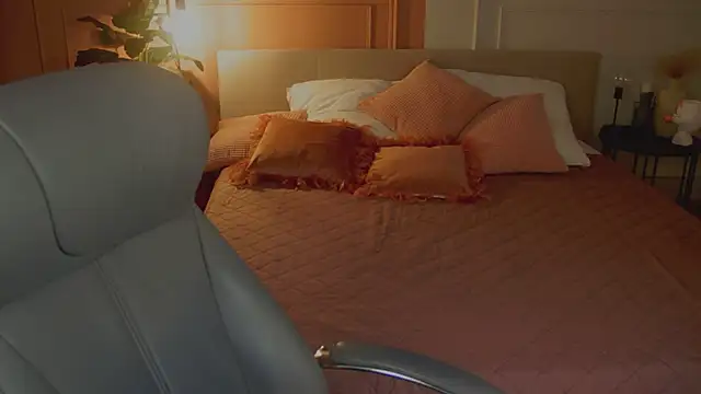 Snapshot of anita_blairr chatting on 11.10.25 anita blairr online show from 11.10.25