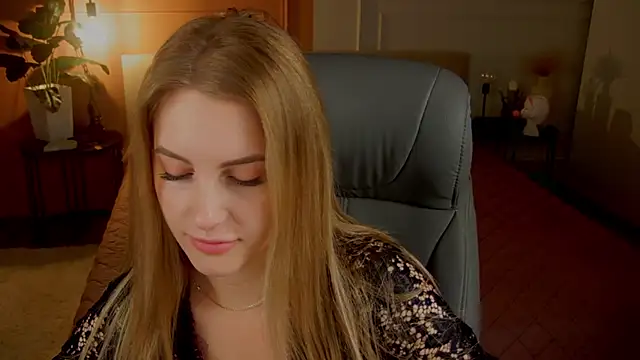 Snapshot of anita_blairr chatting on 11.17.25 anita blairr online show from 11.17.25