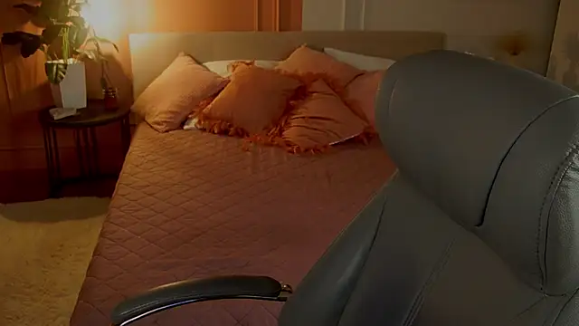 Snapshot of anita_blairr chatting on 11.28.25 anita blairr online show from 11.28.25