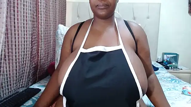 Snapshot of CHOCOLATEDARKBUSTYX chatting on 03.05.25 CHOCOLATEDARKBUSTYX online show from 03.05.25