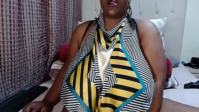 Snapshot of CHOCOLATEDARKBUSTYX chatting on 11.23.25 CHOCOLATEDARKBUSTYX online show from 11.23.25