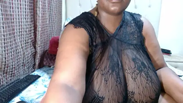 Snapshot of CHOCOLATEDARKBUSTYX chatting on 01.15.26 CHOCOLATEDARKBUSTYX online show from 01.15.26