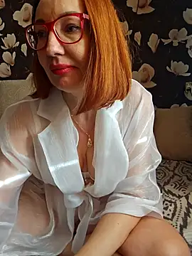 Snapshot of LybovNTV chatting on 02.08.25 LybovNTV online show from 02.08.25