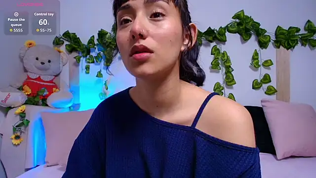 Snapshot of tati_cardenas chatting on 11.27.25 tati cardenas online show from 11.27.25