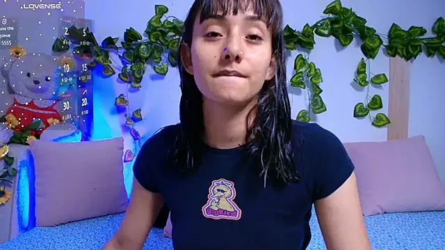 Snapshot of tati_cardenas chatting on 12.17.25 tati cardenas online show from 12.17.25